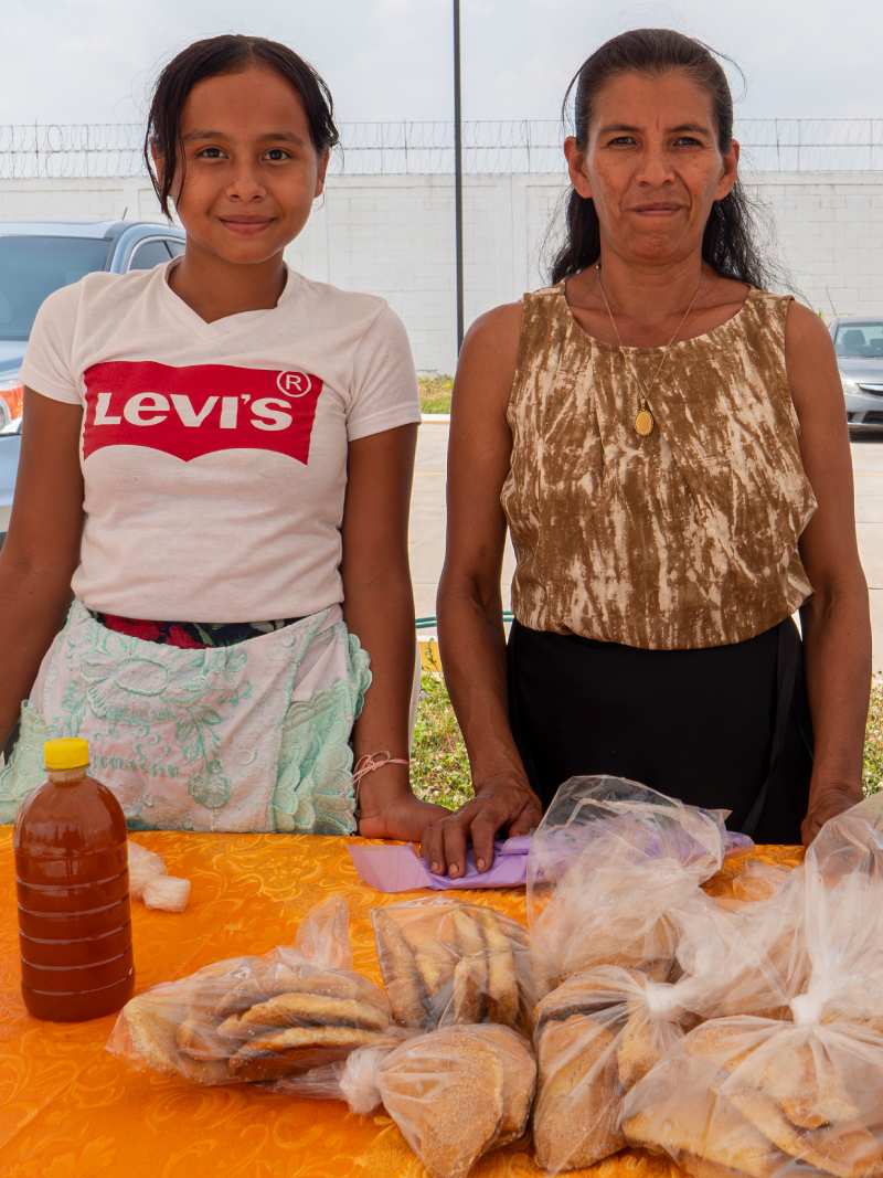 Mujeres Emprendedoras del Sur, Pan y tamales.
